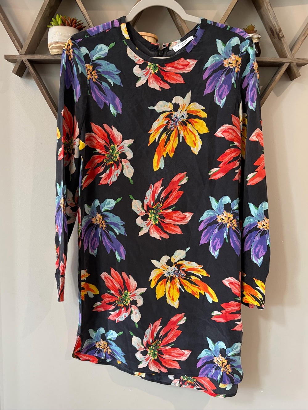 Equipment Femme Silk Long Sleeve Floral Dress. Size small.
